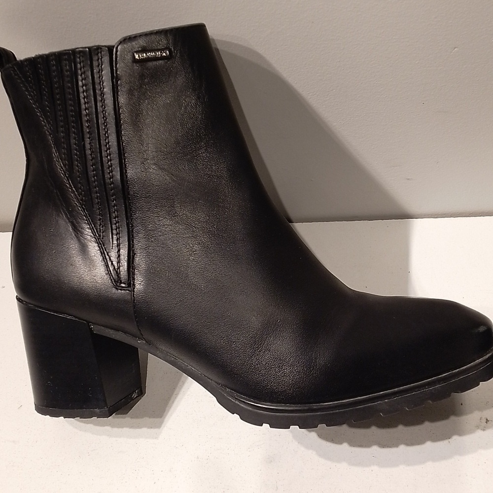 Geox womens New Lise ABX Waterproof Ankle Boots - Picture 2 of 9
